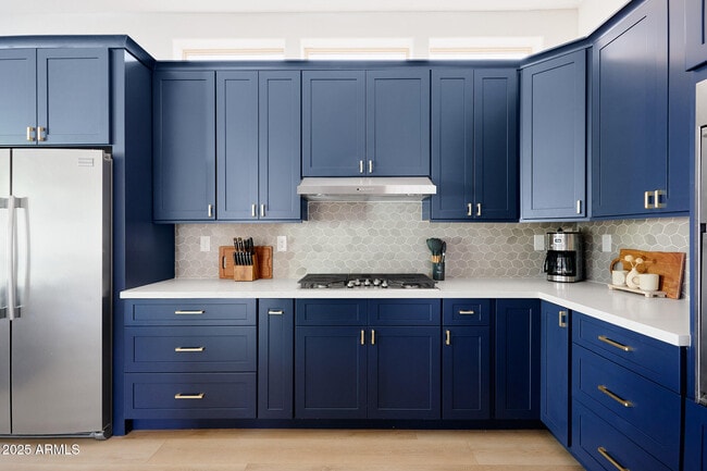 Building Photo - 3202 E Orange Dr