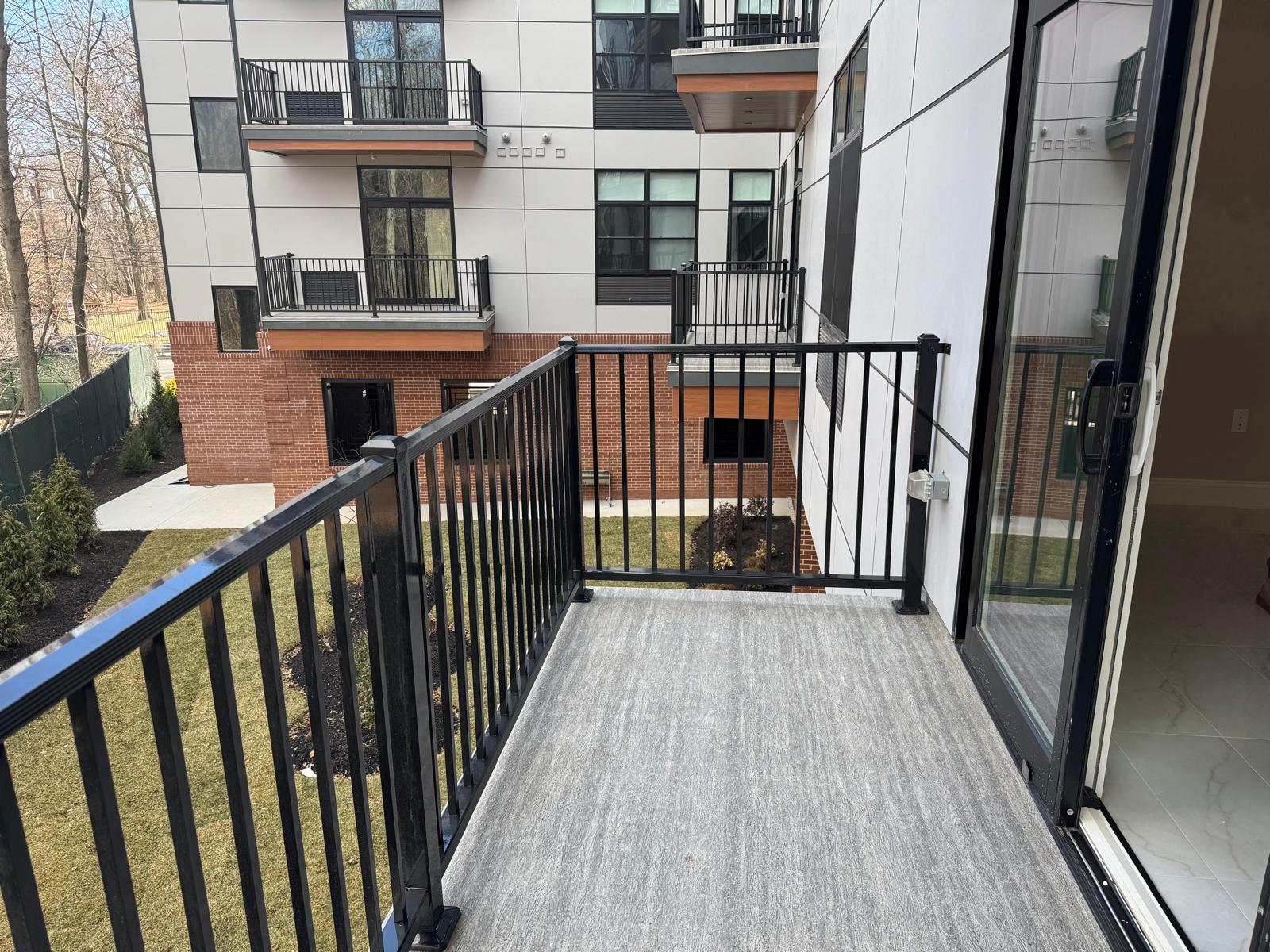 Building Photo - 580 North Ave