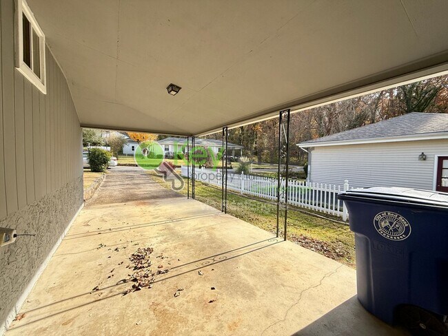 Building Photo - 4803 Orchard View Dr