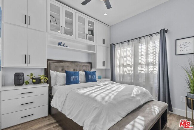 Building Photo - 120 Driftwood St