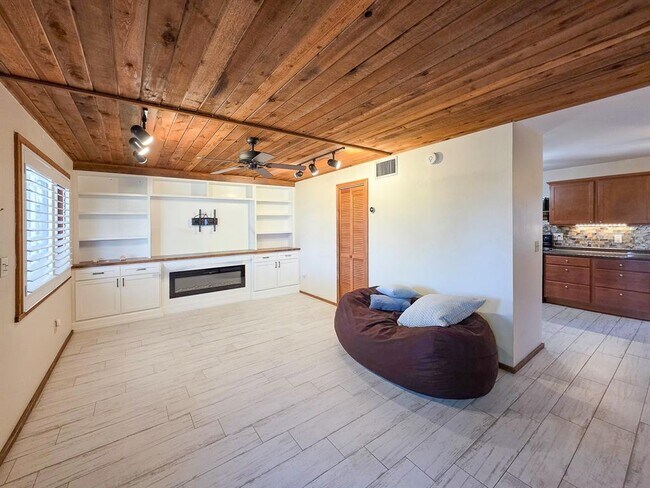 Building Photo - 1340 S Central Ave