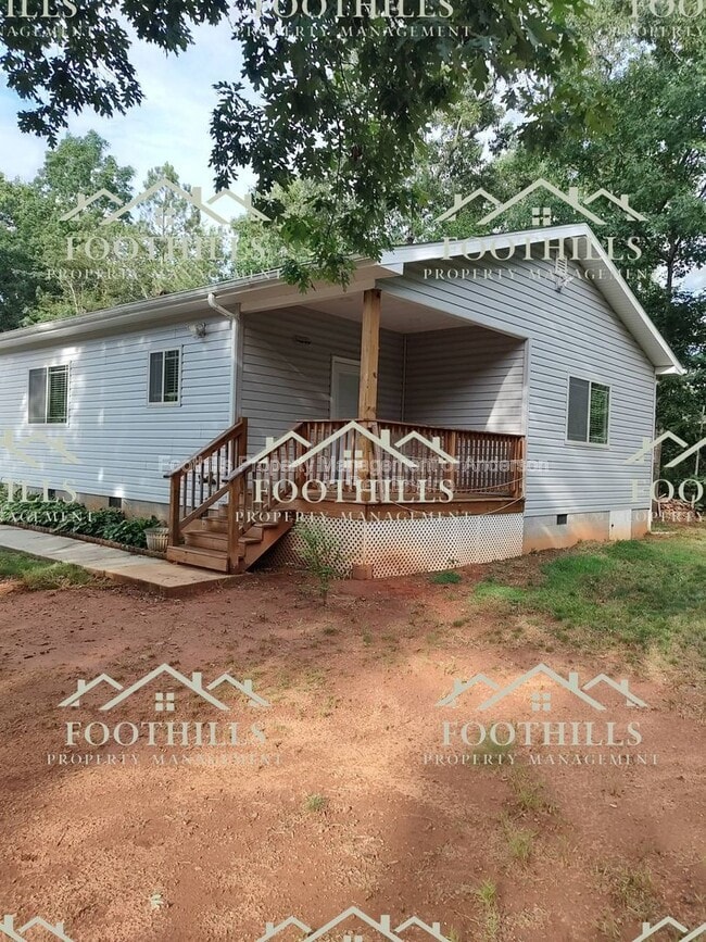 Building Photo - 427 Gibson Rd