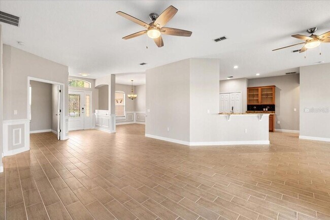 Building Photo - 2580 Channel Way