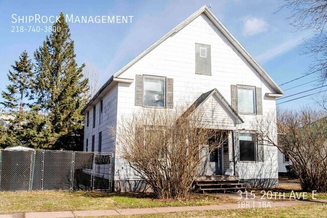 Primary Photo - 315 20th Ave E