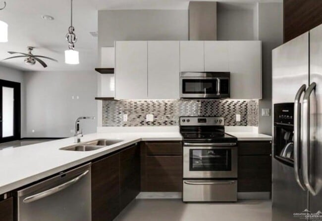 Building Photo - 25 Balboa Ave