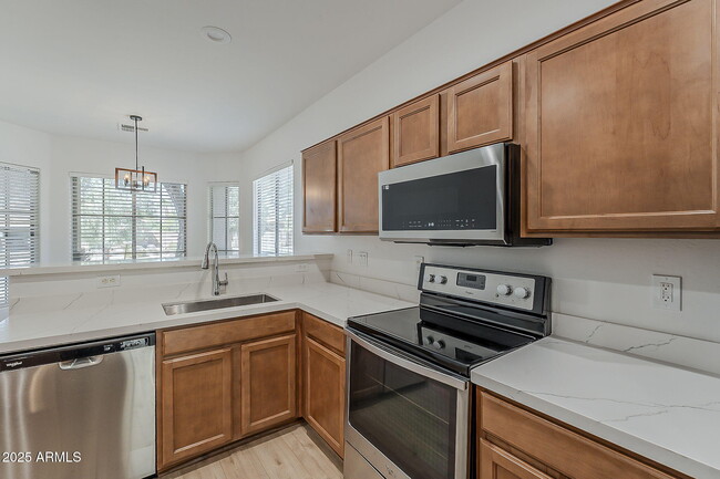 Building Photo - 3877 S Coach House Dr