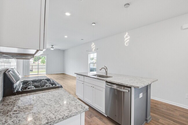 Building Photo - 347 Matuskovic Dr