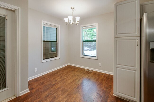 Building Photo - 625 Mercer Dr
