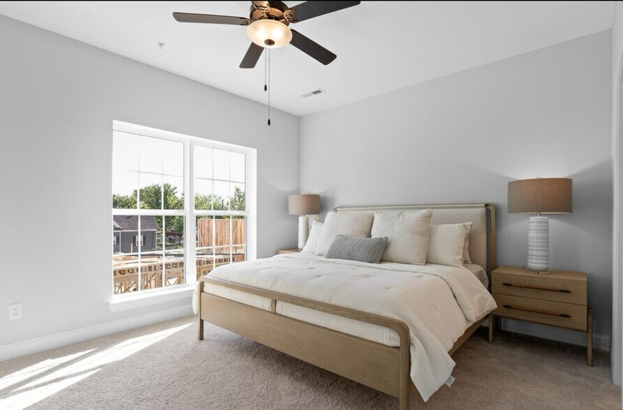 Building Photo - 126 E 19th St