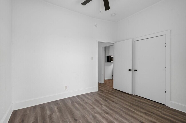 Building Photo - 813 S Jefferson Ave