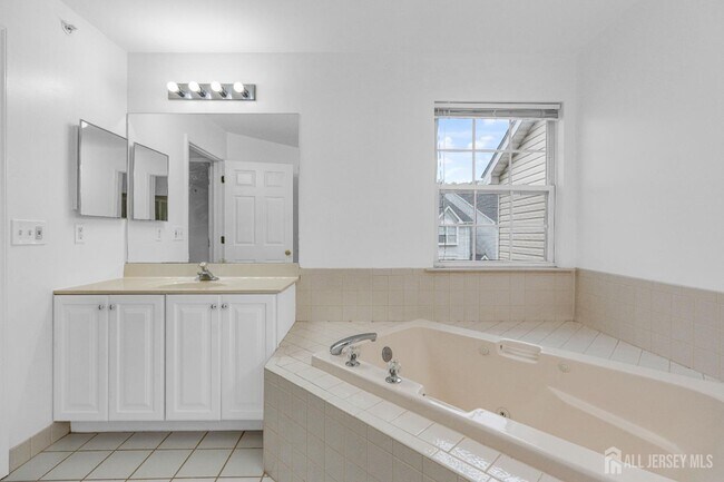 Building Photo - 21 Inverness Dr