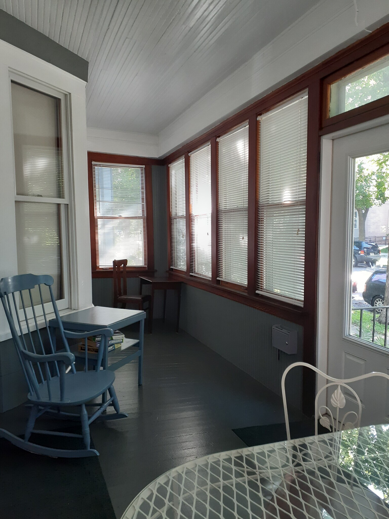 Shared front porch - 505 8th Ave SE