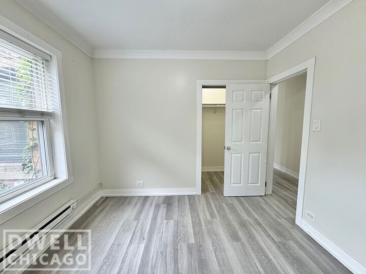 Building Photo - 4208 N Clark St