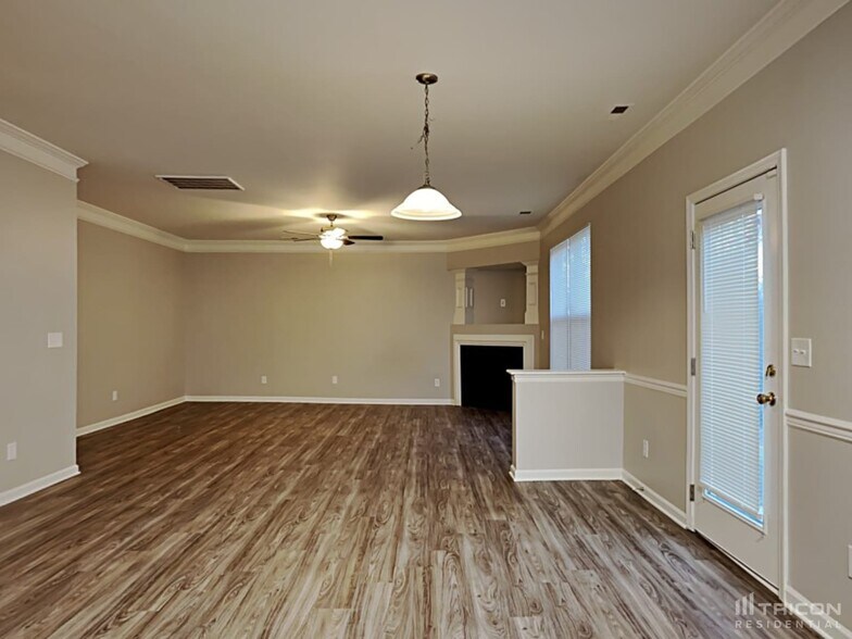 Building Photo - 7909 Bushy Creek Dr