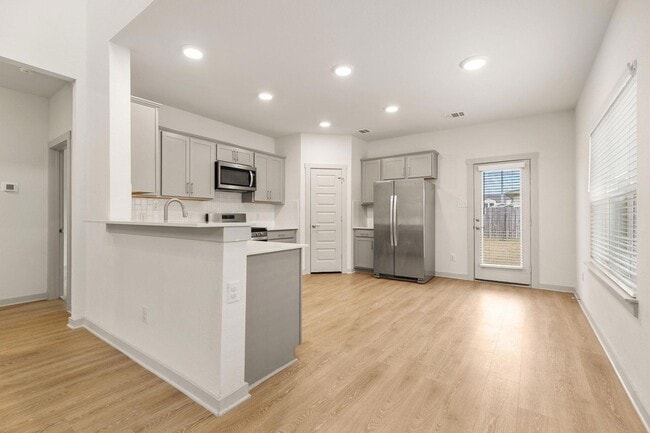 Building Photo - 117 New Hampton Wy