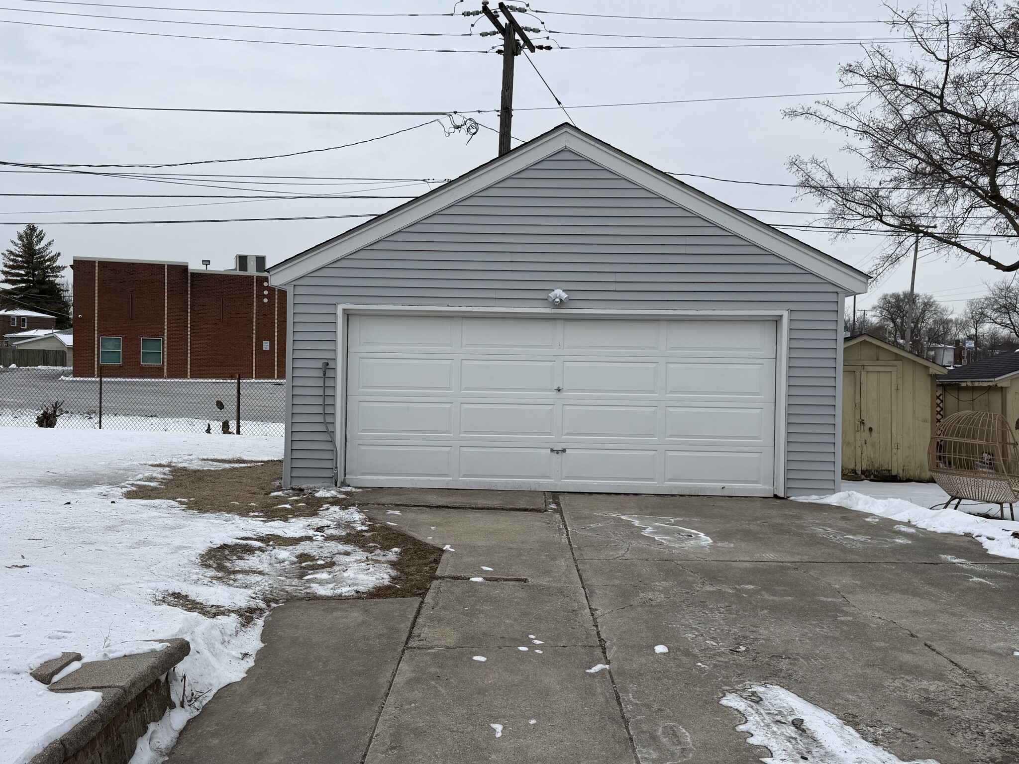 Building Photo - 903 Grandview Ave