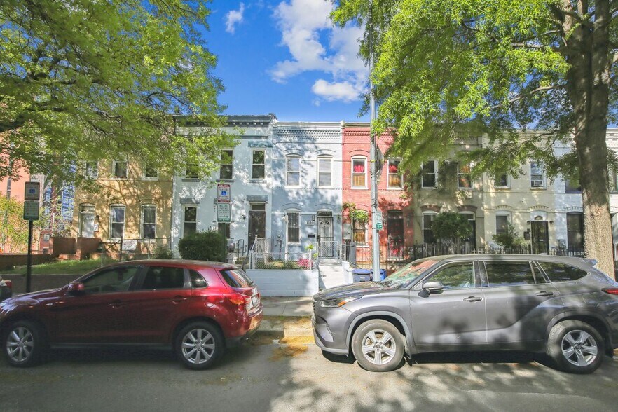 Building Photo - 1110 3rd St NE