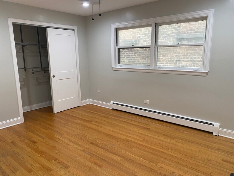 Building Photo - 5530 N Mango Ave