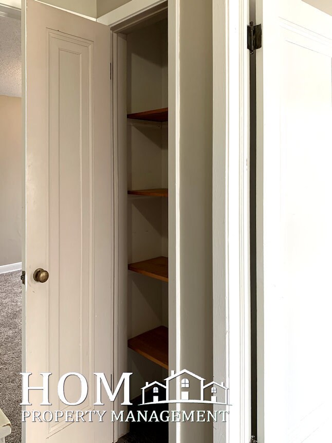 Building Photo - 513 W 11th St