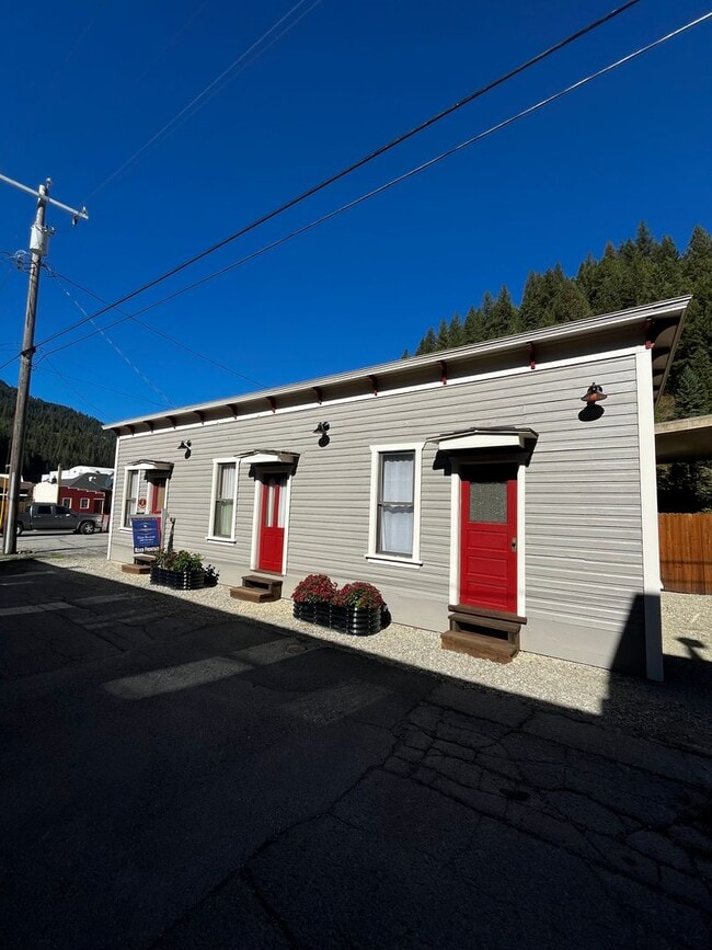 Building Photo - 2 Bedroom, 1 Bath house located in Wallace...