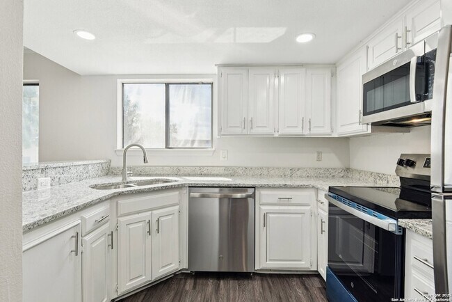 Building Photo - 349 Harmony Ct