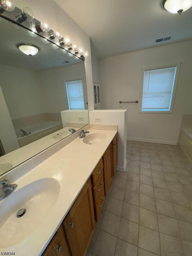 Building Photo - 24 Bourne Cir