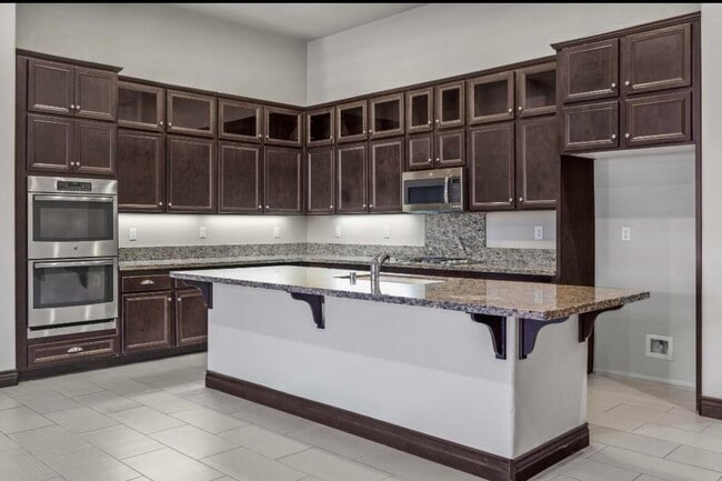 Building Photo - 41190 Corte Alto Collina