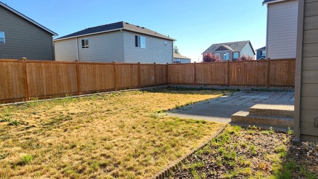 Building Photo - Luxury living in Lacey!