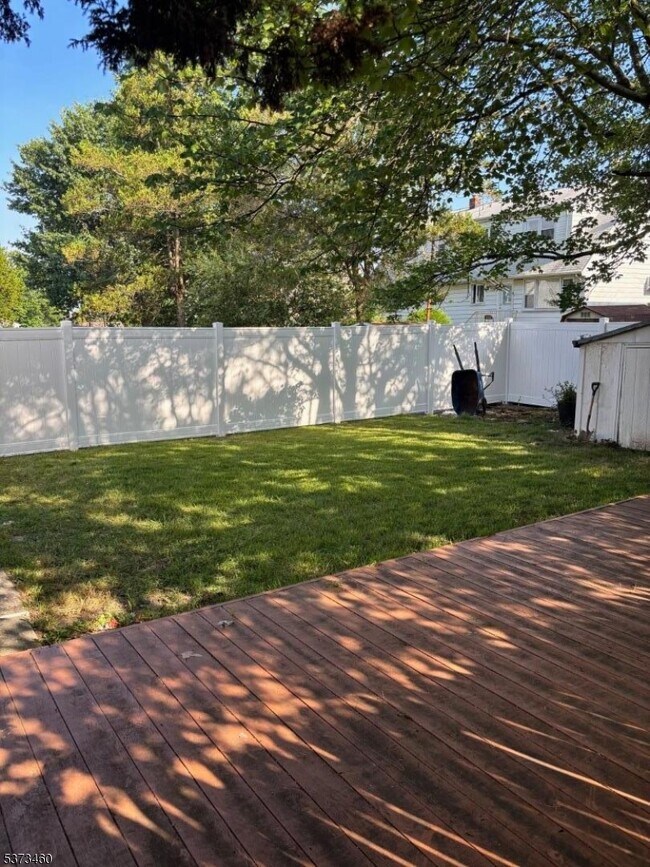 Building Photo - 80 Cedarhurst Ave