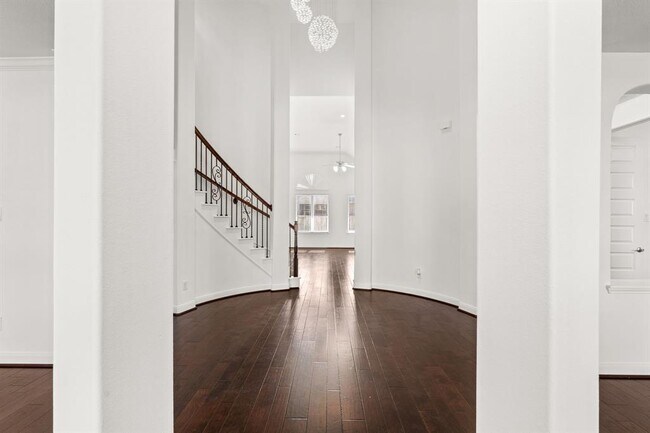 Building Photo - 4615 Hollow Chase Ln