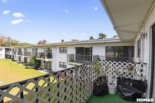 Building Photo - Charming 2BR Condo in Daytona Beach