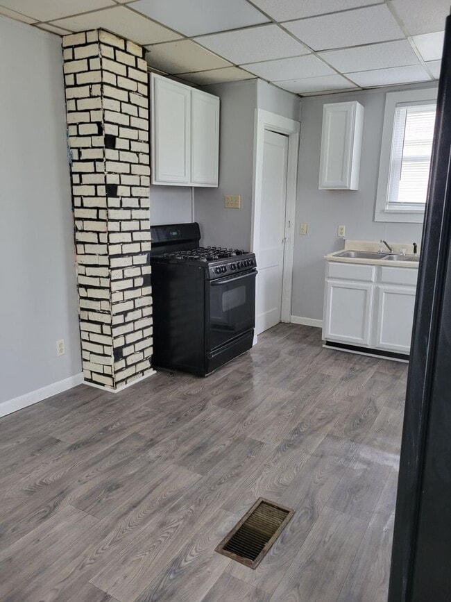 Building Photo - New Listing!!!