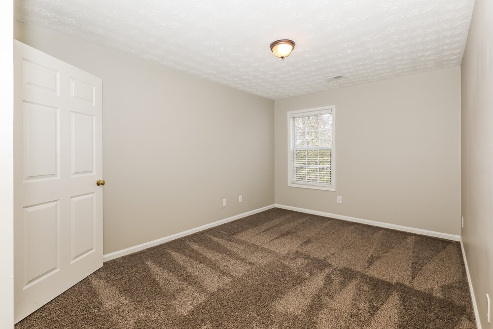 Building Photo - 251 Winthrop Ln