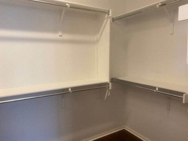 Building Photo - 721 Independence Creek Ln