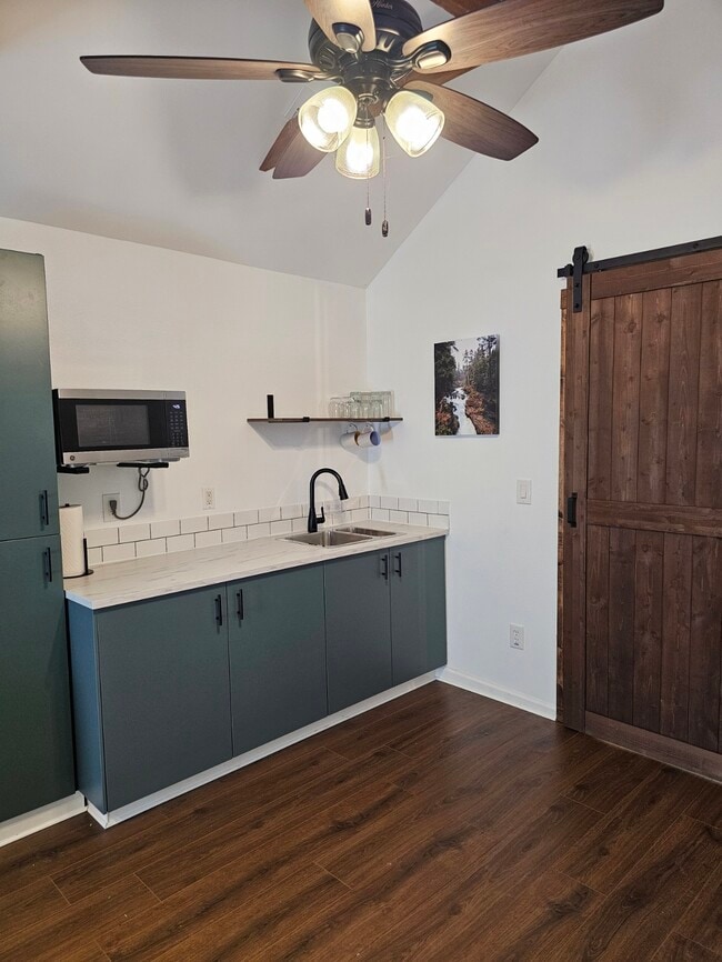 Building Photo - 1310 18th St NE