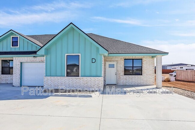 Building Photo - 13771 Periwinkle Dr