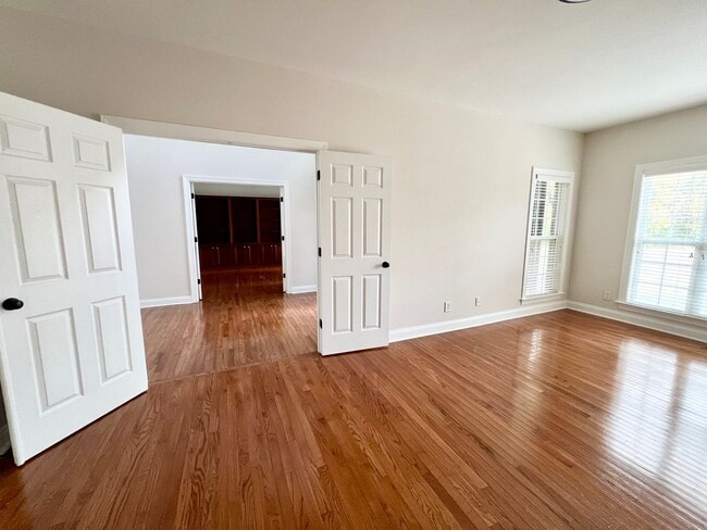 Building Photo - Four bedroom, 3.5 bath house in Elon!  Mus...