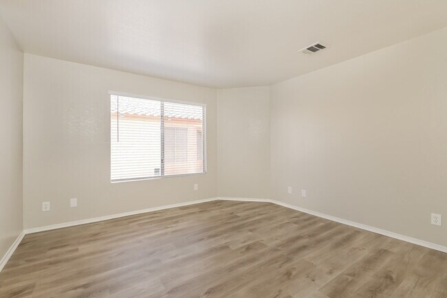 Building Photo - 5901 Commodore Cove Dr