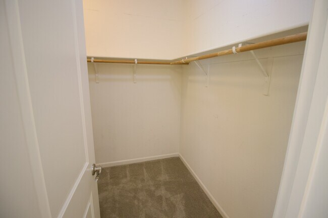 Building Photo - 643 Turnbuckle Dr