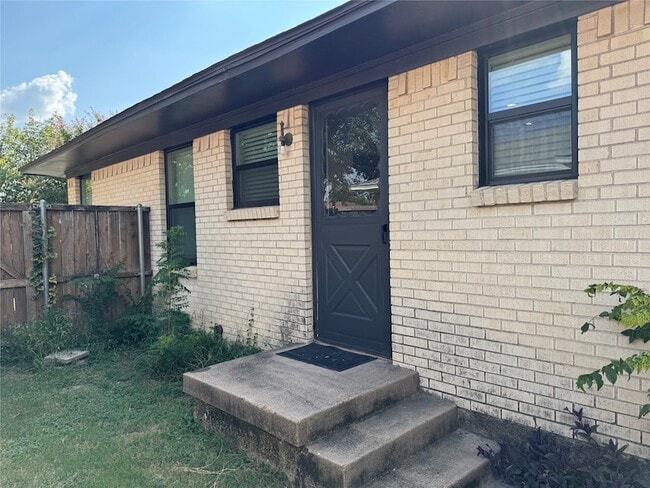 Building Photo - 11321 Wyatt St