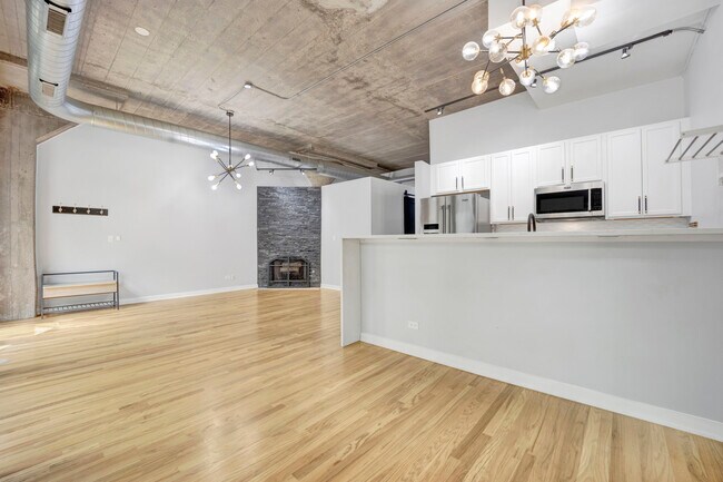 Building Photo - 1111 W 15th St