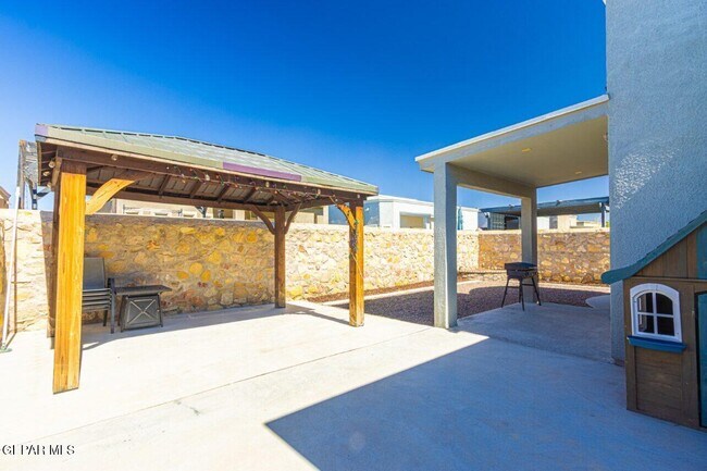 Building Photo - 13159 Wellington