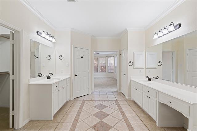 Building Photo - 2021 Country Brook Ln