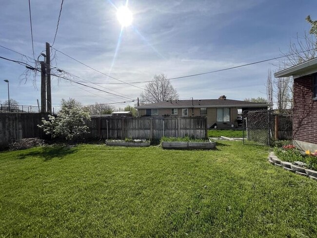 Building Photo - 187 W 1400 N