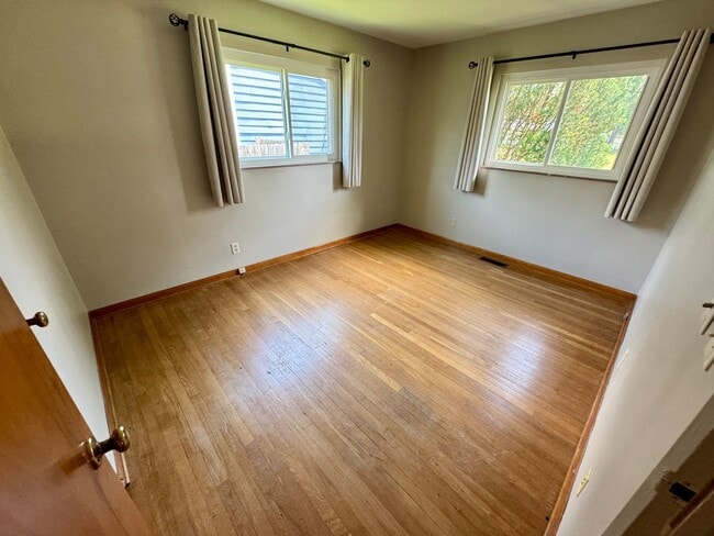 Building Photo - 3 Bedroom - Upper Arlington