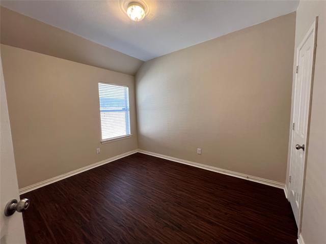 Building Photo - 623 Creekside Dr