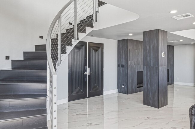 Building Photo - 3111 Bel Air Dr