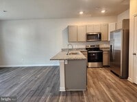 Building Photo - 186 Caterpillar Dr