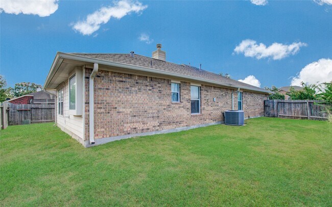 Building Photo - 5003 Riverbridge Ct