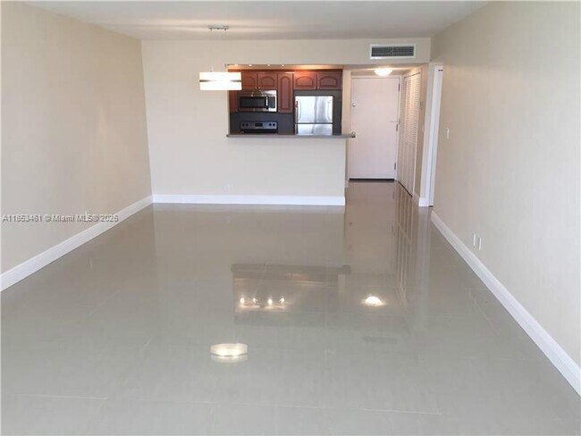 Building Photo - 9143 SW 77th Ave